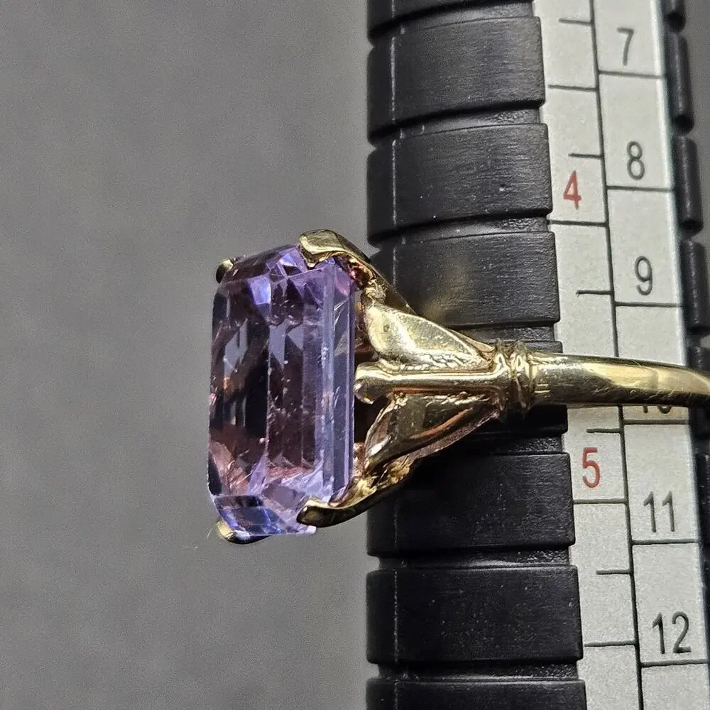 10K Yellow Gold Purple Emerald Cut Gemstone Ring Size 5 3.41g Vintage